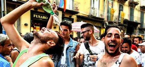 incontri gay a napoli|Gay Naples Guide 2025